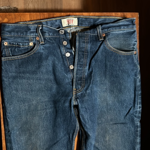 Levi's 501 straight leg button fly jeans - Picture 4 of 7